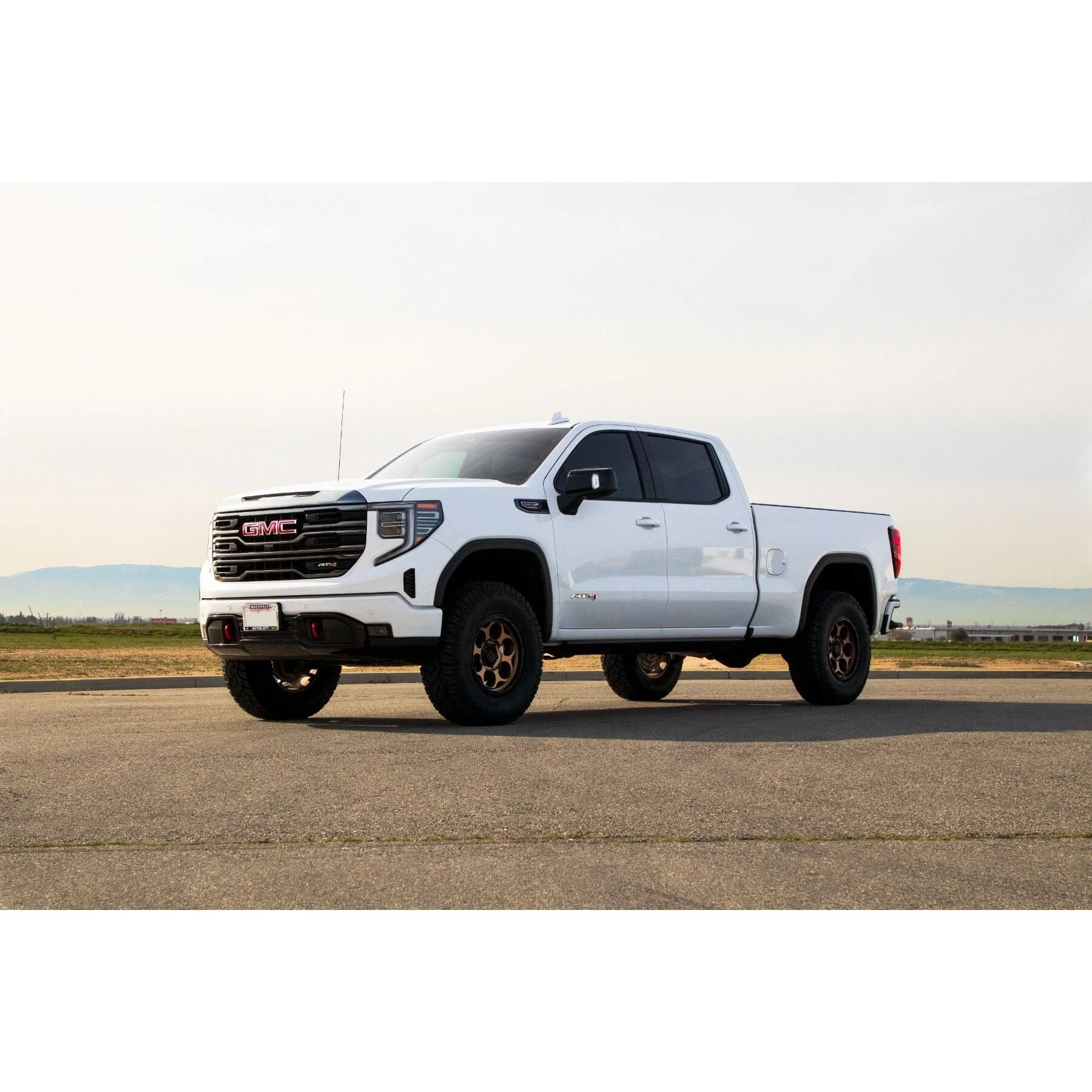 Cognito 1" Performance Leveling kit w/ Elka 2.0 IFP Shocks, 2023-2024 LZ0 - Image 2