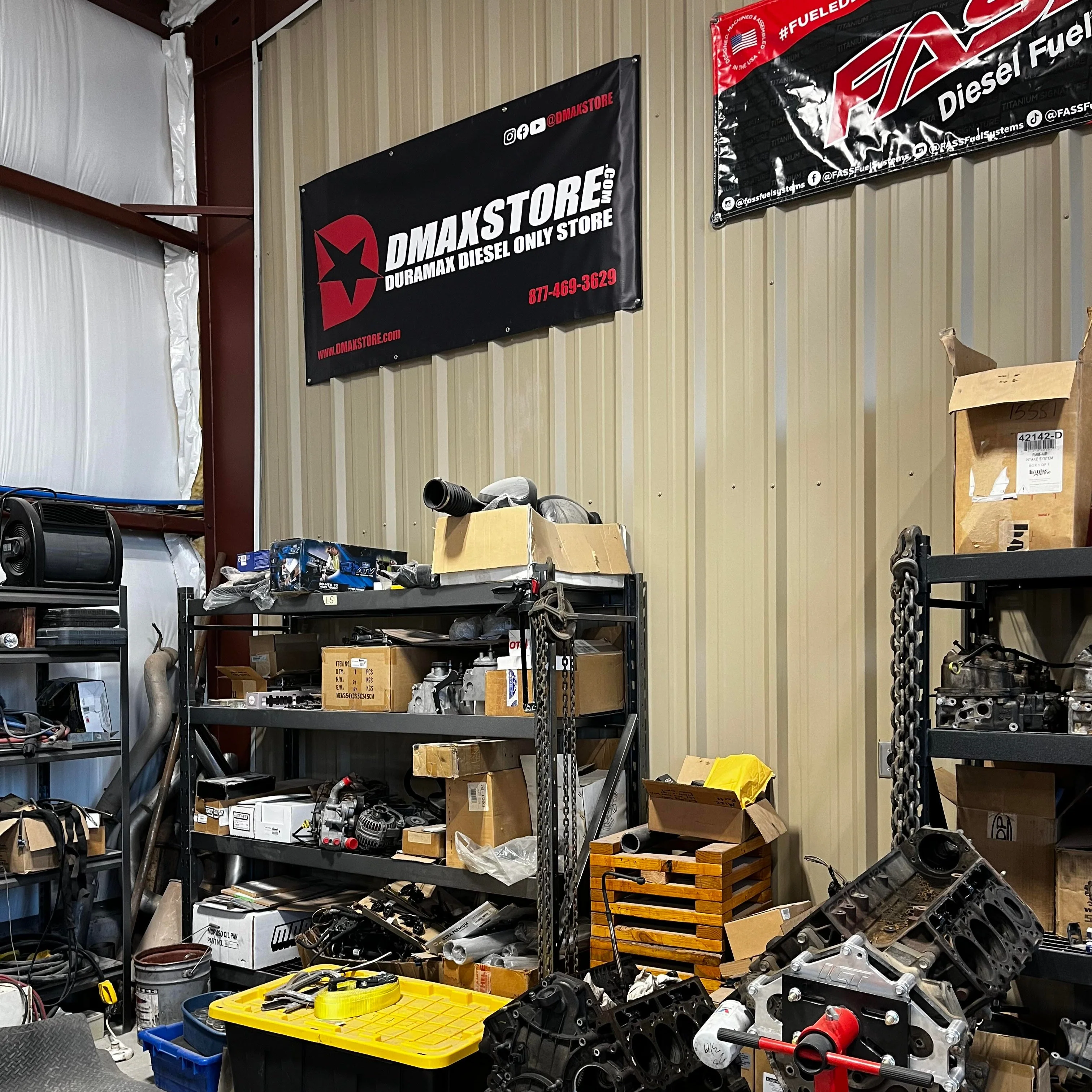 DmaxStore Black, White & Red Banner, 3'x6' - Image 3